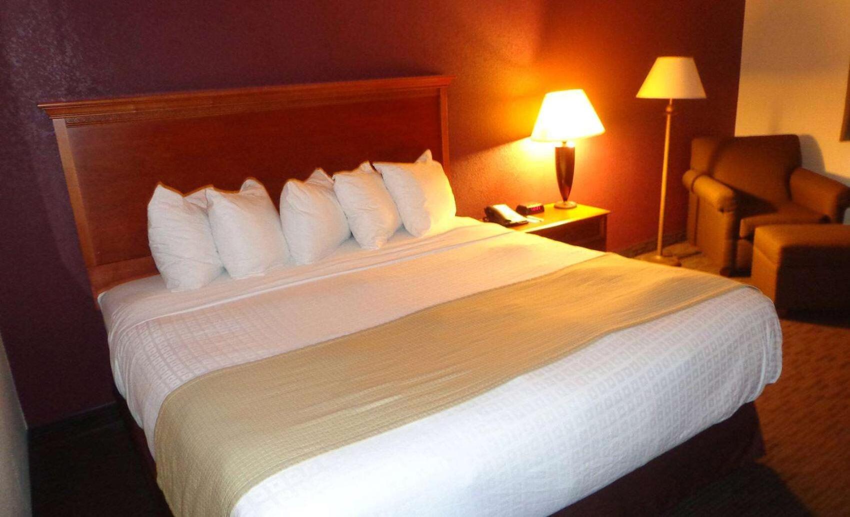 Americinn By Wyndham Marshall Ngoại thất bức ảnh